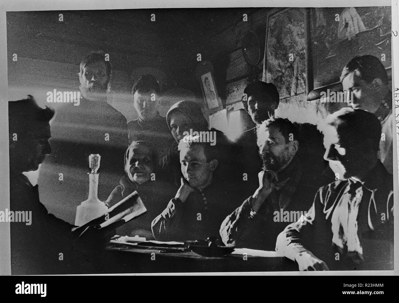 Sitzung des gewählten Management Committee der Kolchose 'Neues Leben'. Moskau (Nähe), UDSSR (Union der Sozialistischen Sowjetrepubliken). Zwischen 1930 und 1940 Stockfoto