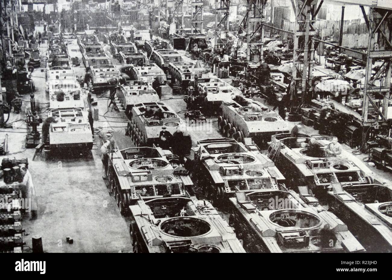Foto von einem Tank Montage bei einem Ministry of Supply-Fabrik in Großbritannien. Einige der hier erstellten Panzer enthalten die Covenanter, Crusader, Matilda und Valentine. Vom 1942 Stockfoto
