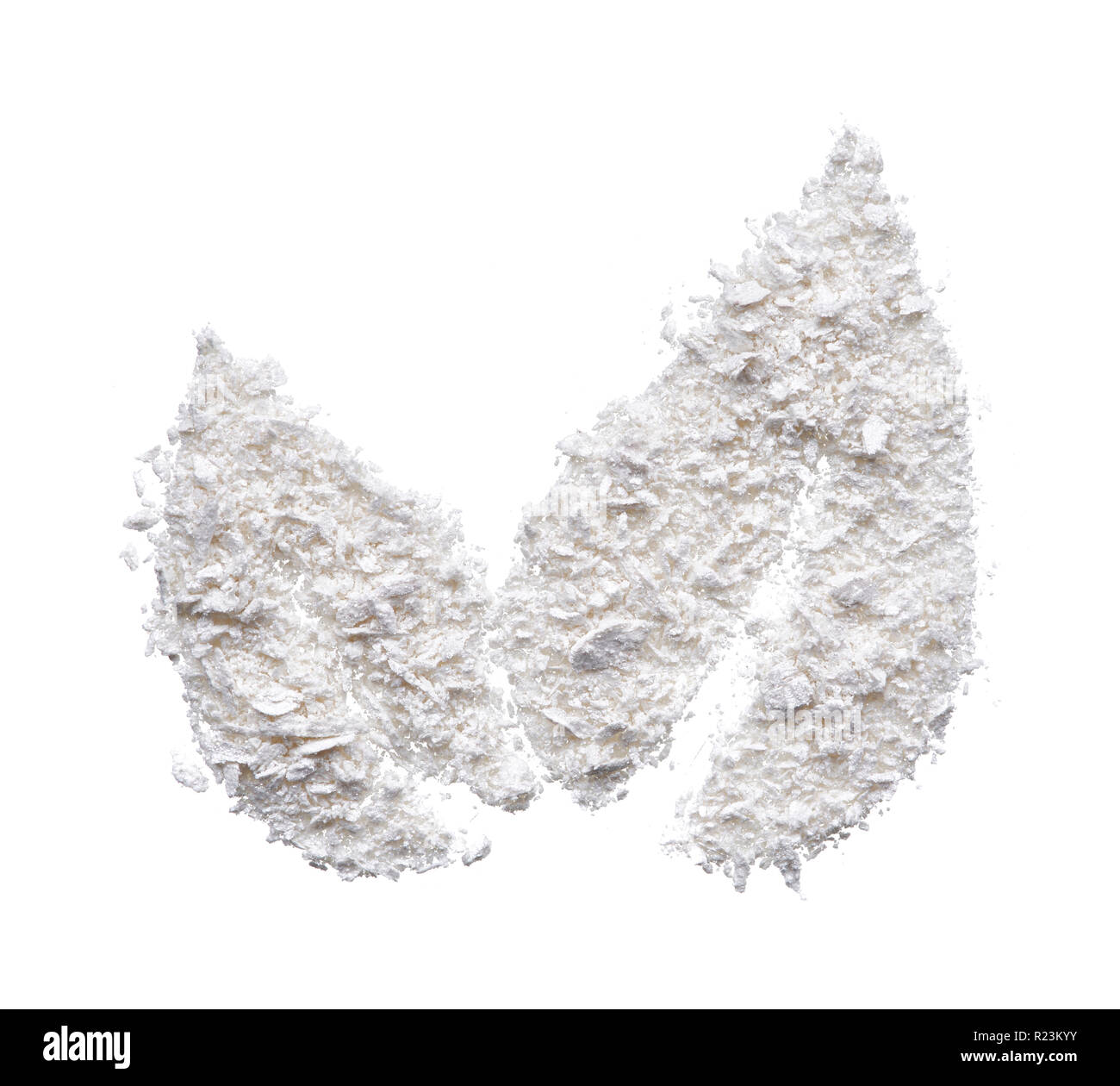 Textur von Broken Pearl White Eye Shadow auf weißem Hintergrund. Makro Textur von gebrochen weißes Pulver Stockfoto