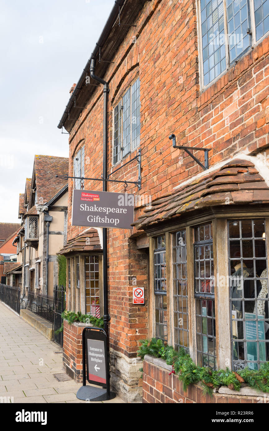 Shakespeare Geschenkartikelladen im Henley Street, Stratford-upon-Avon, Warwickshire Stockfoto