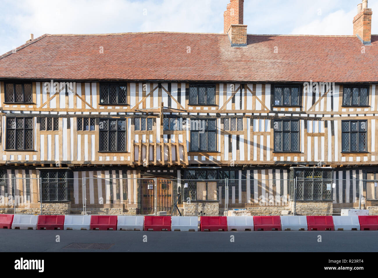 Hotel Indigo historischen Fachwerkhaus, die sich im vollen externen Restaurierung in Stratford-upon-Avon, Warwickshire Stockfoto