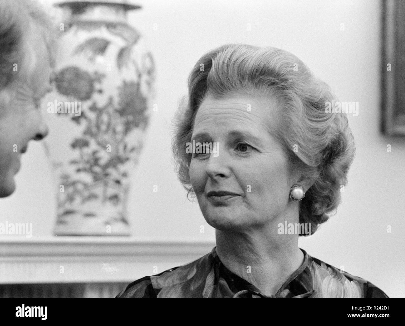 Foto von Margaret Thatcher mit Präsident Jimmy Carter, Washington D.C., fotografiert von Marion S. Trikosko. Datierte 1977 Stockfoto