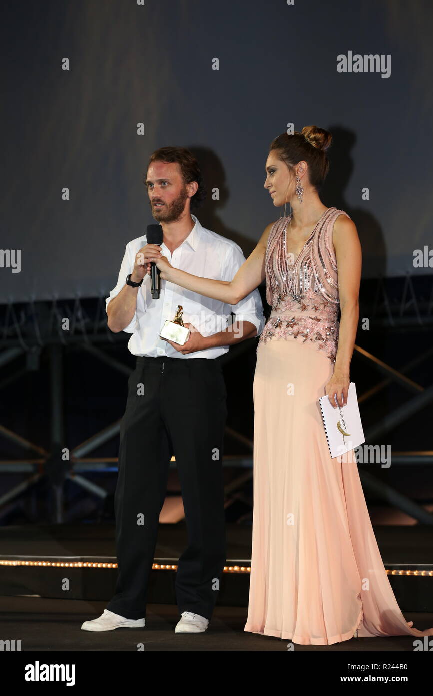 LOCARNO, Schweiz - 11.August 2018: Emmanuel Marre gewinnt den Pardino d'Oro" für den besten Kurzfilm am 71. Filmfestival Locarno (Ph: Mickael Chavet) Stockfoto