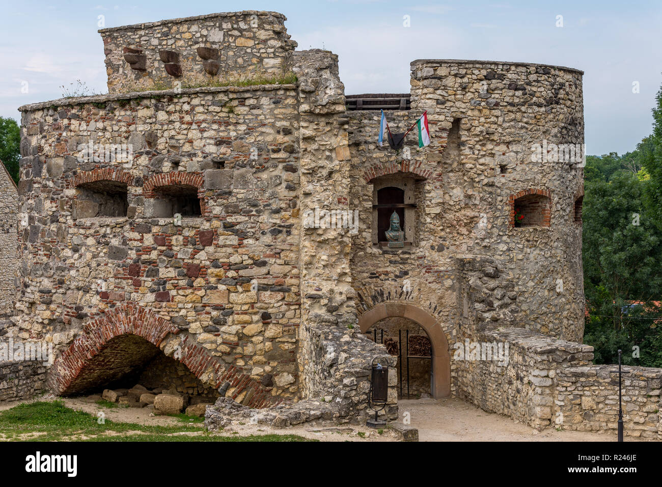 Luftaufnahme von Nagyvazsony mittelalterlichen Kinizsi Schloss und Donjon Stockfoto