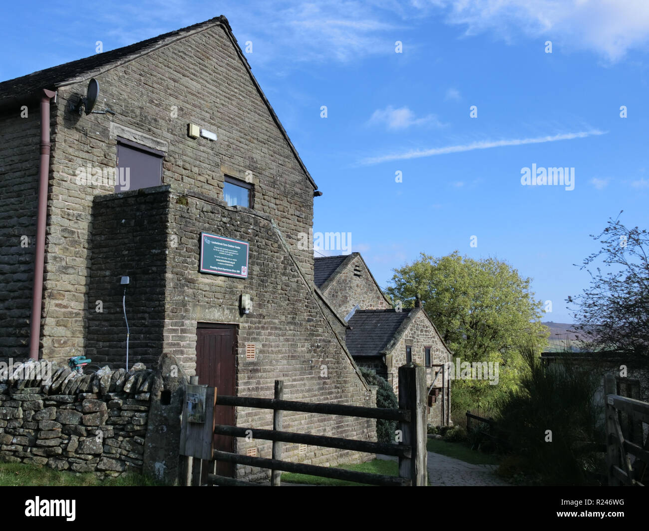 Loccurbrook Bauernhof Outdoor Center, Loccurbrook, Nationalpark Peak District, Derbyshire, England, UK im Oktober Stockfoto