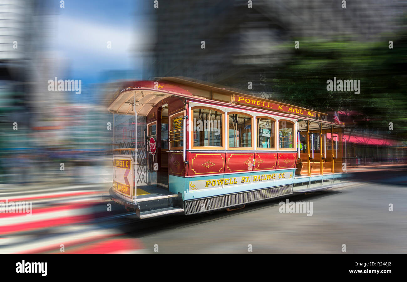 Fast Moving cable car in San Francisco, Kalifornien, Vereinigte Staaten von Amerika, Nordamerika Stockfoto