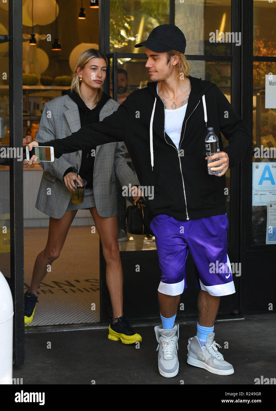 Justin Bieber Und Hailey Baldwin Erhalten Fruhstuck Mit Justin Bieber Hailey Baldwin Wo Los Angeles Kalifornien Vereinigte Staaten Wenn 16 Okt 2018 Credit Wenn Com Stockfotografie Alamy