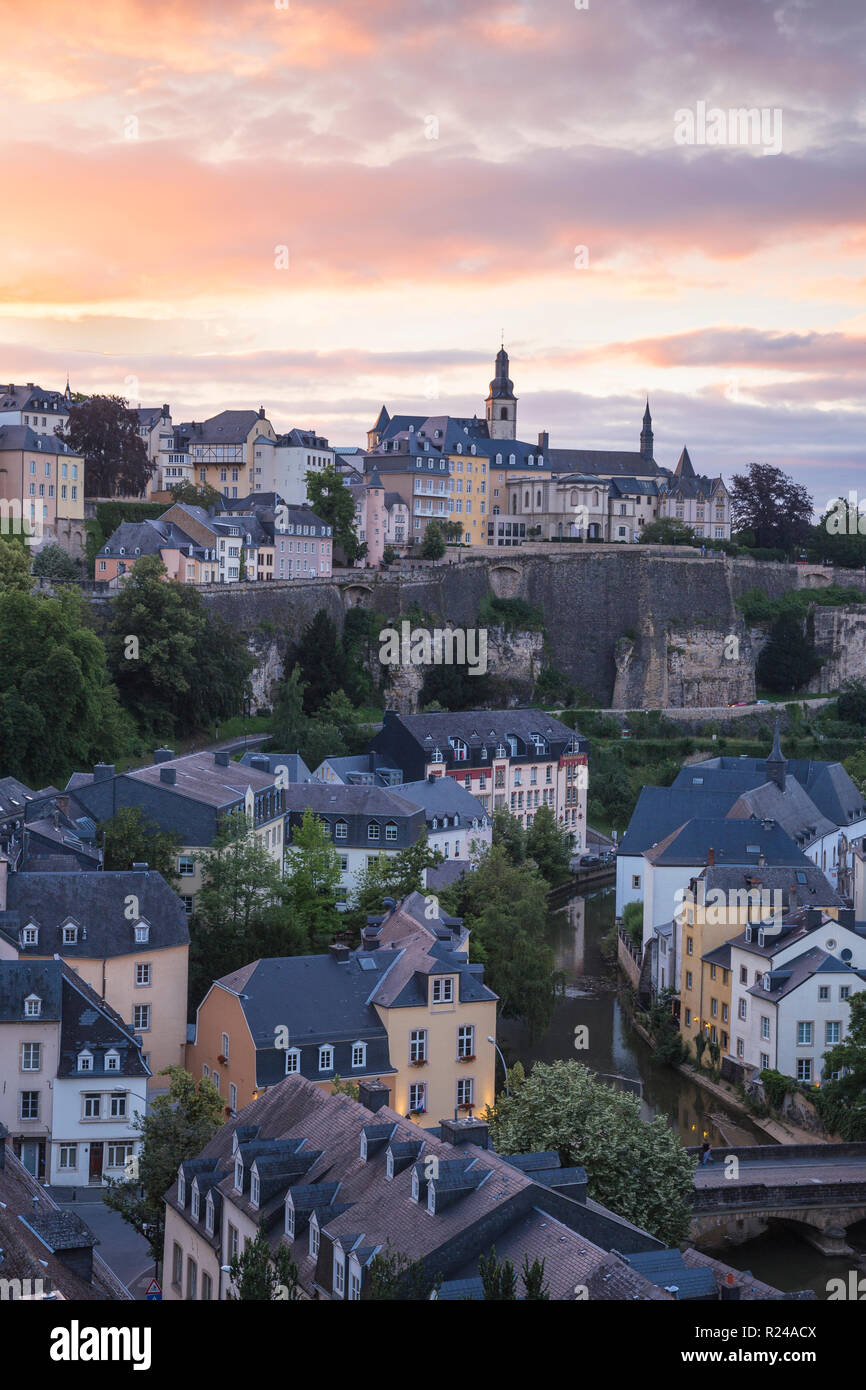 Blick über den Grund (Untere Stadt) in Richtung Corniche (Chemin de la Corniche), der Stadt Luxemburg, Luxemburg, Europa Stockfoto