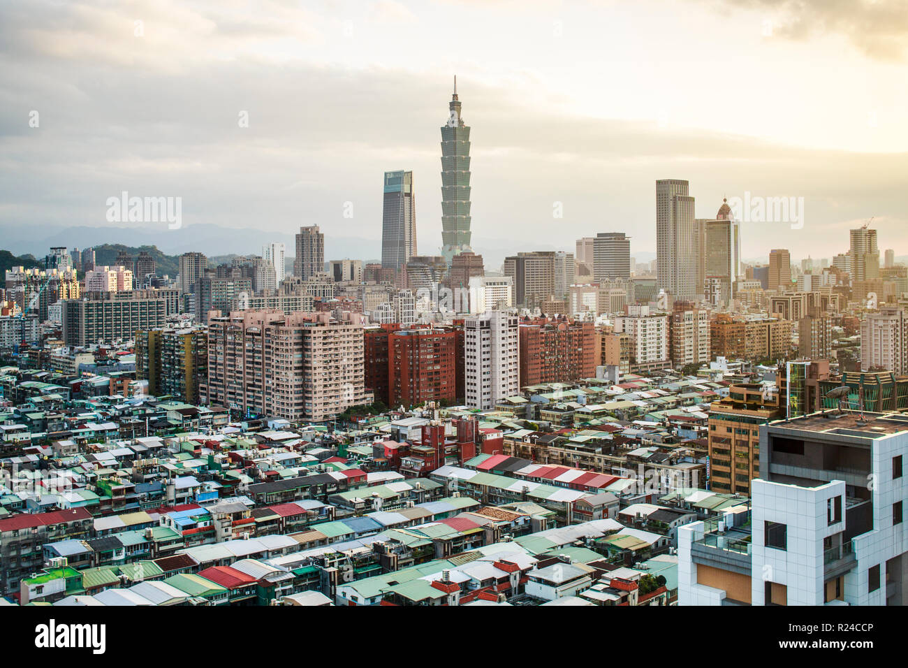 Skyline der Stadt und den Taipeh 101 Gebäude, Taipei, Taiwan, Asien Stockfoto