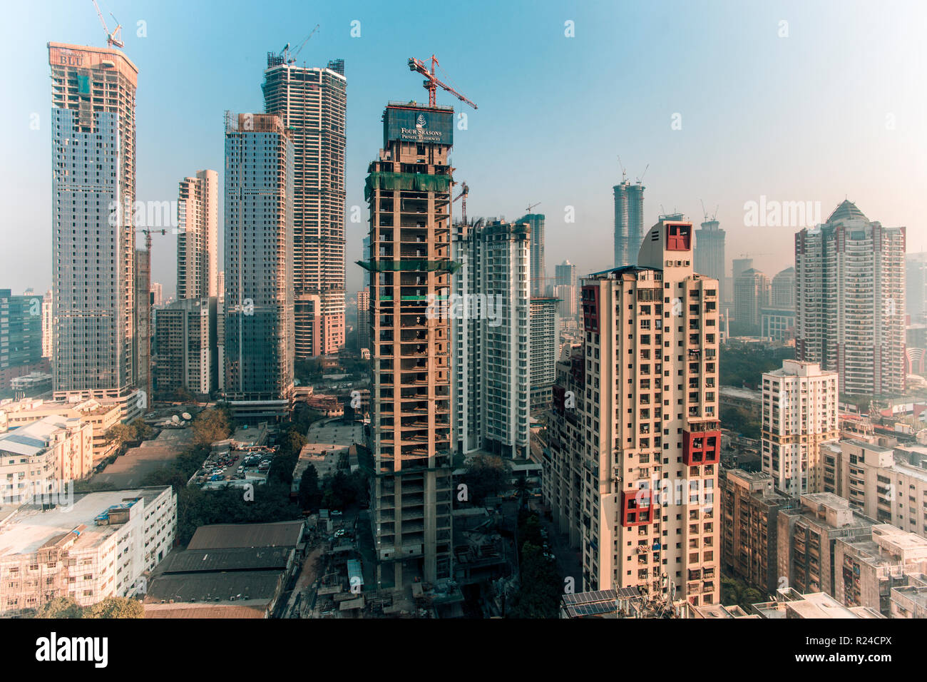 Skyline von modernen Büro- und Wohngebäuden, Mumbai, Maharashtra, Indien, Asien Stockfoto