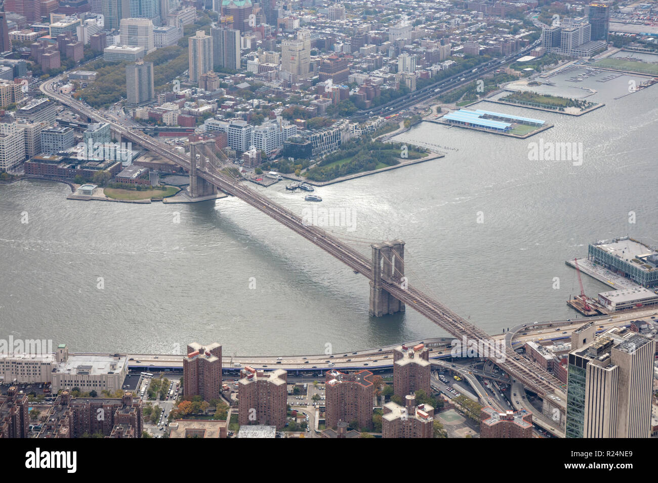 Helikopter Luftbild von Brooklyn Bridge, New York, USA Stockfoto