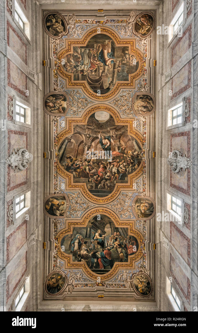 Jahrhundert am Gewölbe, die Basilika Santa Maria Assunta, die Kathedrale der Heiligen Maria der Himmelfahrt, in Ostuni, Apulien, Italien Stockfoto