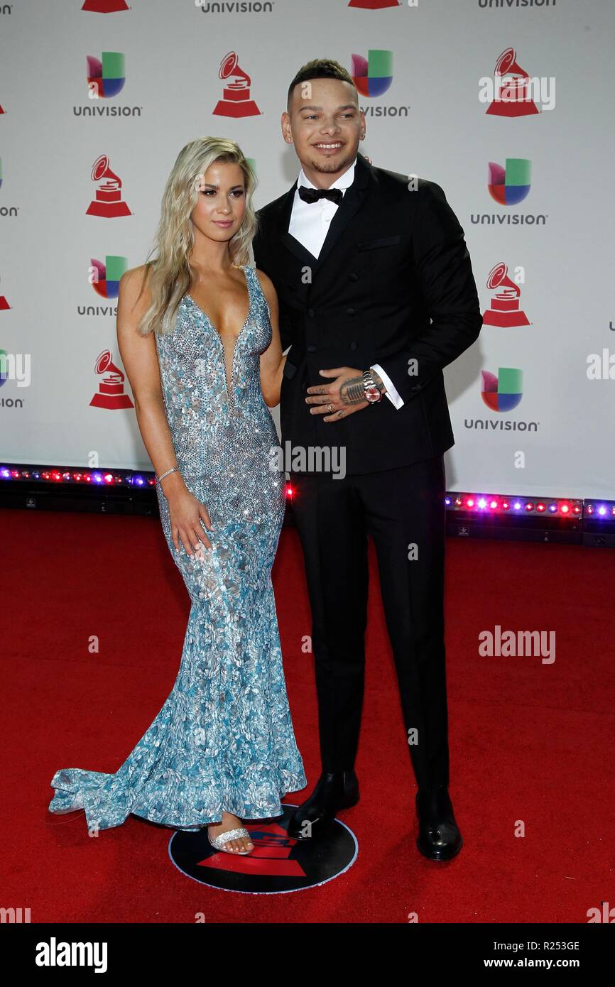 Las Vegas, NV, USA. 15 Nov, 2018. Katelyn Jae, Kane Braun bei der Ankunft für 19 Latin Grammy Awards - Ankünfte 2, MGM Grand Garden Arena in Las Vegas, NV 15. November 2018. Credit: JA/Everett Collection/Alamy leben Nachrichten Stockfoto