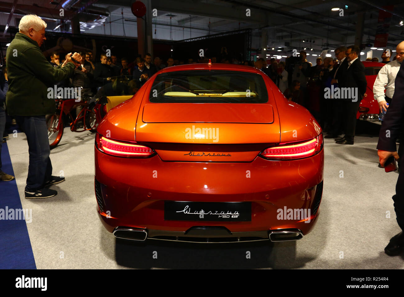 Corato, Polen, 16. November 2018: Polnische auto Marke Warszawa präsentiert den letzten Auto Modell Warszawa GT an der Warschauer Motor Show. Credit: Jake Ratz/Alamy leben Nachrichten Stockfoto