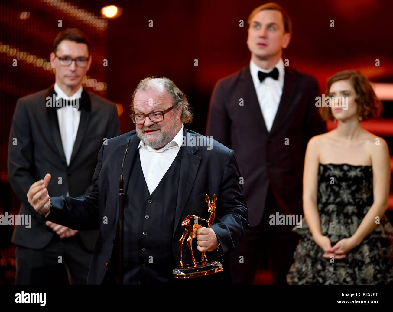 Berlin, Deutschland. 16 Nov, 2018. Stefan Arndt, Produzent der Serie 'Babylon Berlin", wird mit dem Team bei der 70. Verleihung des Medienpreis Bambi über den Award in Erie der Kategorie des Jahres" freuen. Credit: Soeren Stache/dpa/Alamy leben Nachrichten Stockfoto