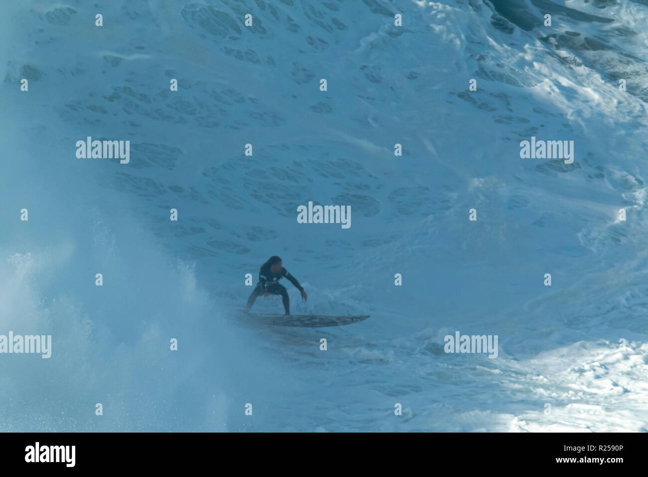 Alex Botelho Surfen bei Nazaré Herausforderung der WSL Stockfoto
