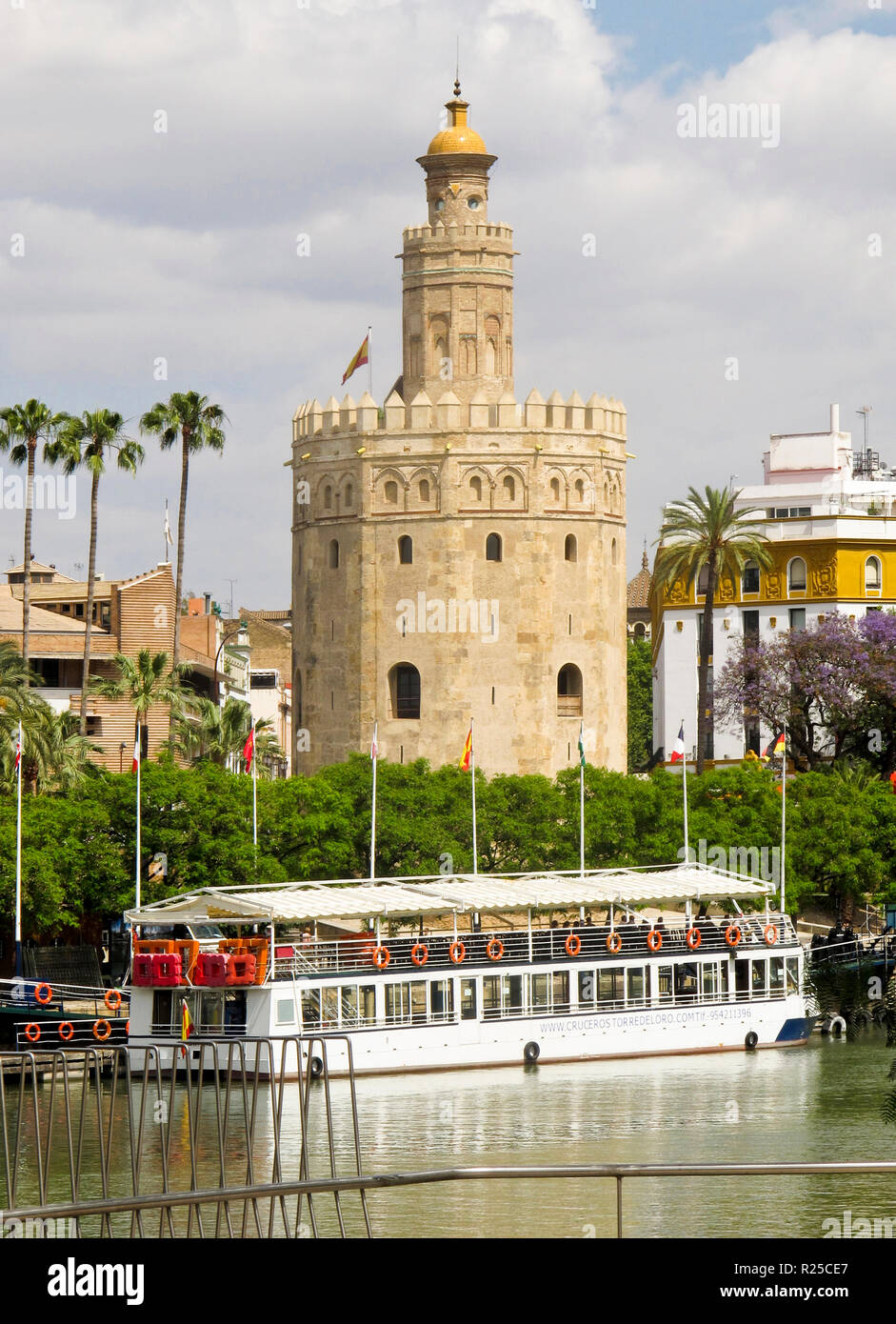 Torre del Oro und Flusses Gualdalquivir. Sevilla. Andalusien. Spanien Stockfoto