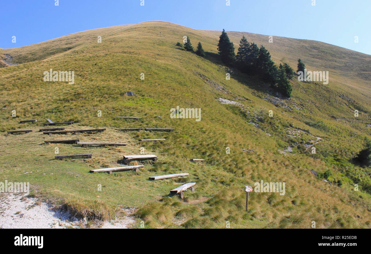 Sommerliche Bergwanderlandschaft, Golica, in der Nähe von Juliana Walking Trail und Alpe Adria Trail, Slowenien, Mitteleuropa Stockfoto