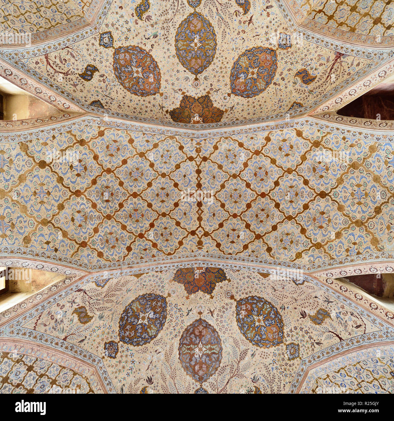 Iran, Ali Qapu Palast ist ein Grand Palace in Isfahan auf Naqsh-e Jahan Platz in Isfahan (Esfahan). Main Gate Stockfoto