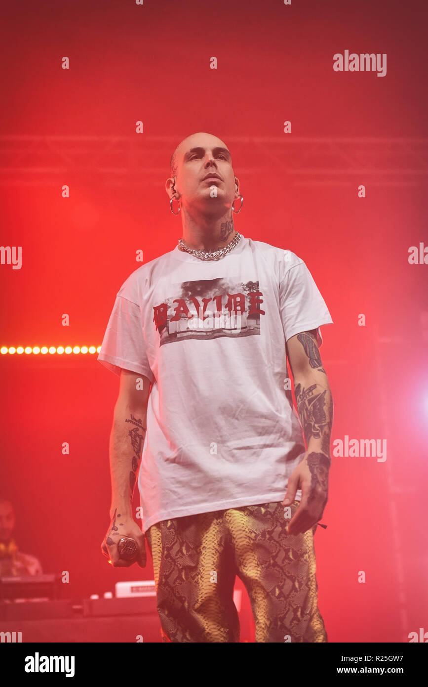 Neapel, Italien. 16 Nov, 2018. Gemitaiz, Pseudonym von Davide De Luca ...