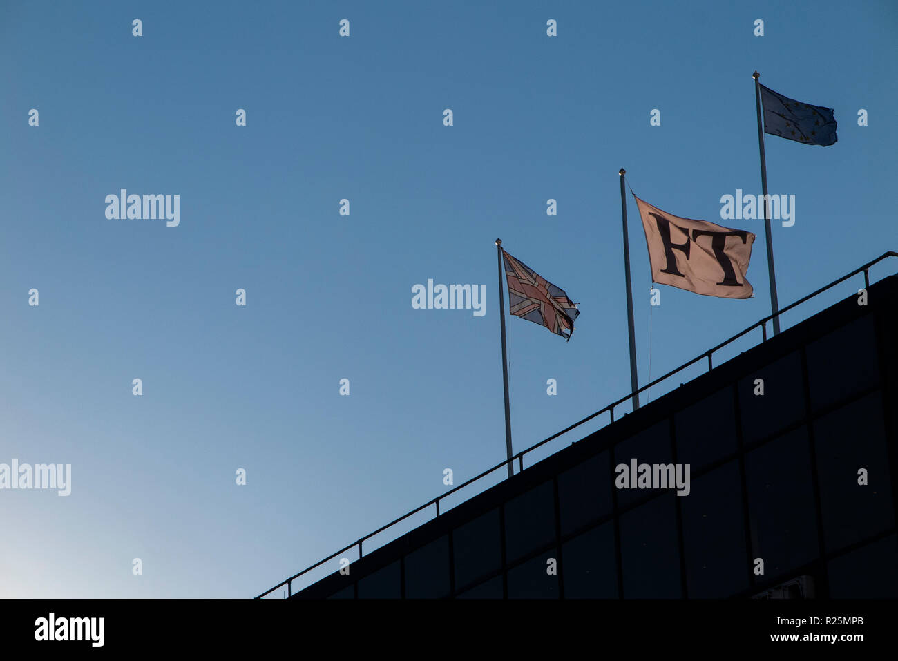 Die Financial Times Hauptsitz am Fuße des Southwark Bridge in London. Stockfoto