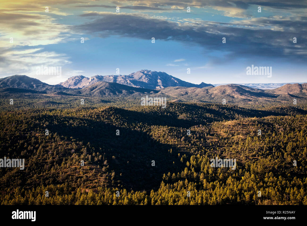Granit Mountain (7628 m) umgeben von den Granit Mountain Wilderness, Prescott, Arizona. Stockfoto