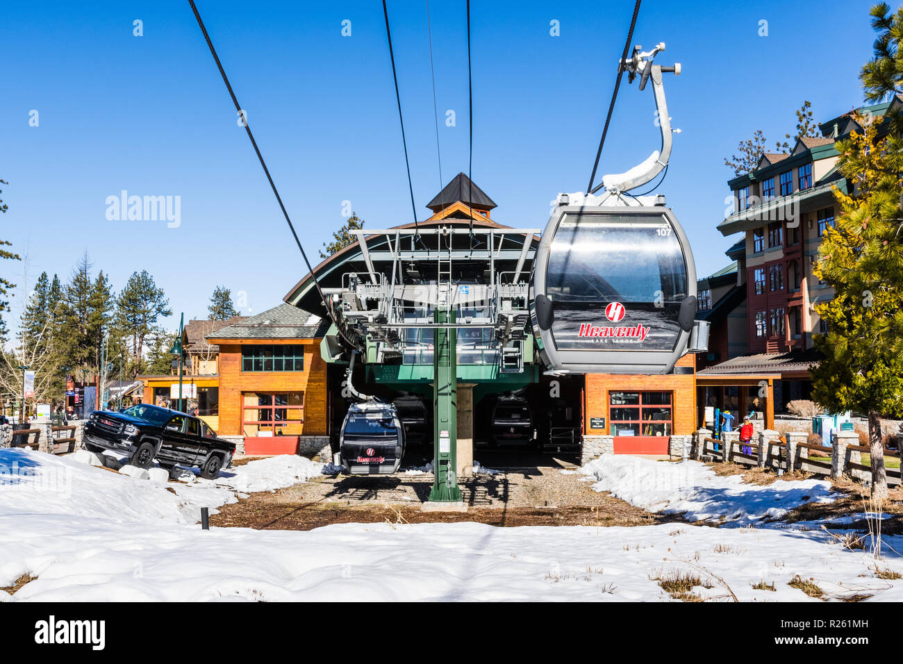 März 23, 2018 South Lake Tahoe/CA/USA - Heavenly Ski Resort Gondola Ausgangspunkt Stockfoto