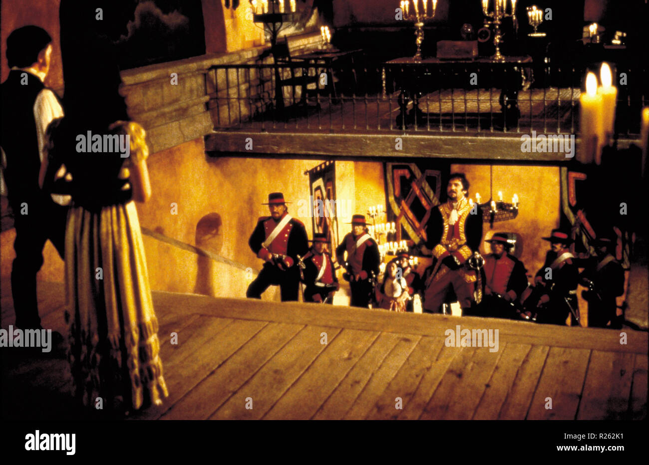 Original Film Titel: DIE MASKE DES ZORRO. Englischer Titel: DIE MASKE DES ZORRO. Jahr: 1998. Regie: Martin Campbell. Stars: Antonio Banderas, CATHERINE ZETA-JONES. Credit: AMBLIN ENTERTAINMENT/TORRES, RICO/Album Stockfoto