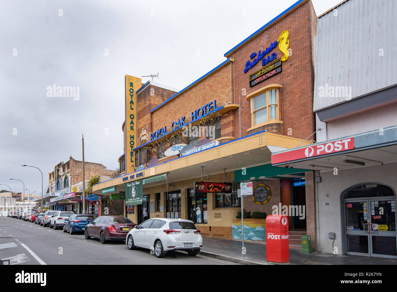 Das Royal Oak Hotel ist eine sehr dekorative Beispiel einer Art-déco-Stil Pub und Hotel, in den frühen 1930er Jahren mit farbiger Ziegel und Beton gebaut Stockfoto