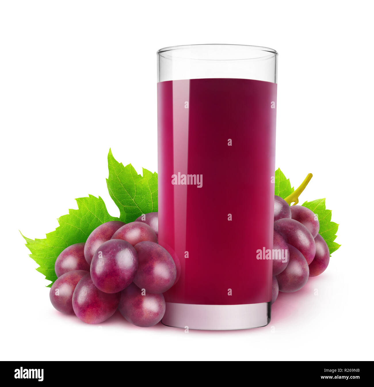 Isolierte trinken. Glas Traubensaft Rot auf weißem Hintergrund mit Freistellungspfad isoliert Stockfoto