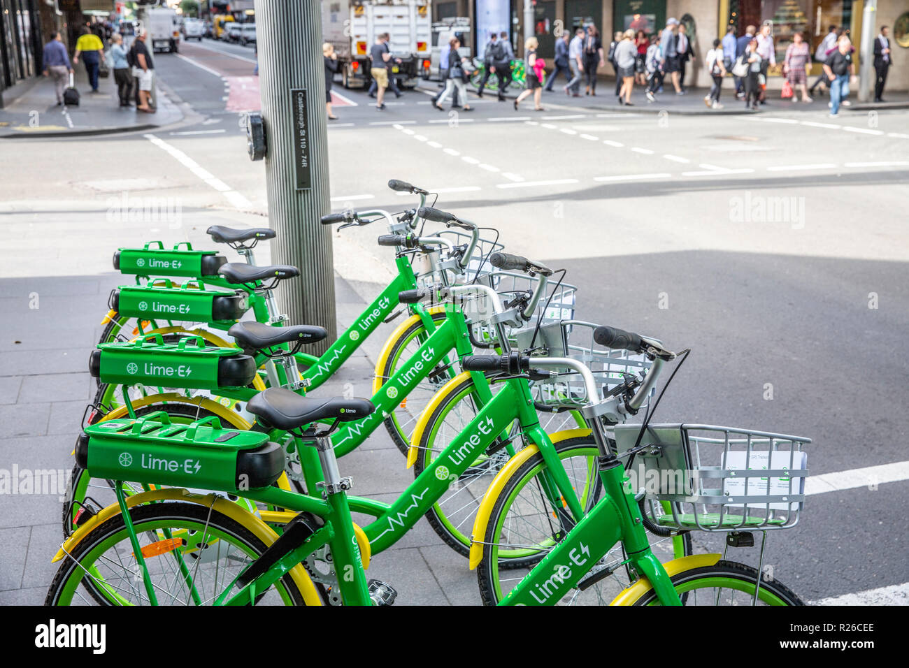 Limebike Dockless Lime e e Elektrofahrräder im Stadtzentrum von Sydney, NSW, Australien Stockfoto