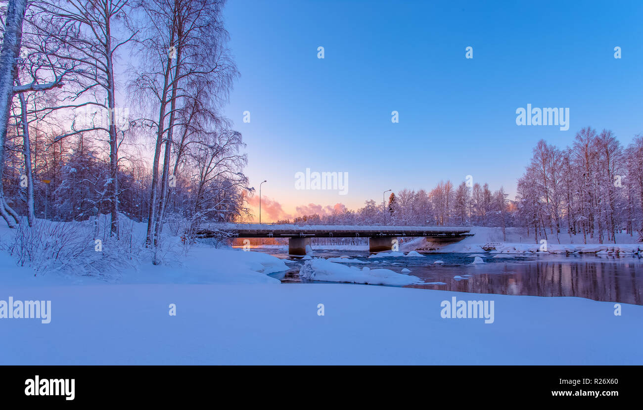 Snowy River Blick von Kuhmo - Finnland. Stockfoto