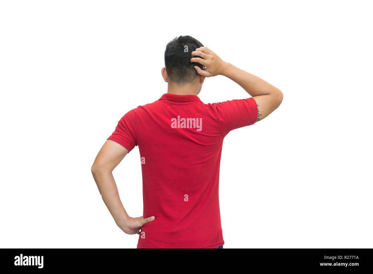Ansicht der Rückseite ein Mann stand mit Scratch Kopf auf weißem Hintergrund. Mit Freistellungspfad Stockfoto