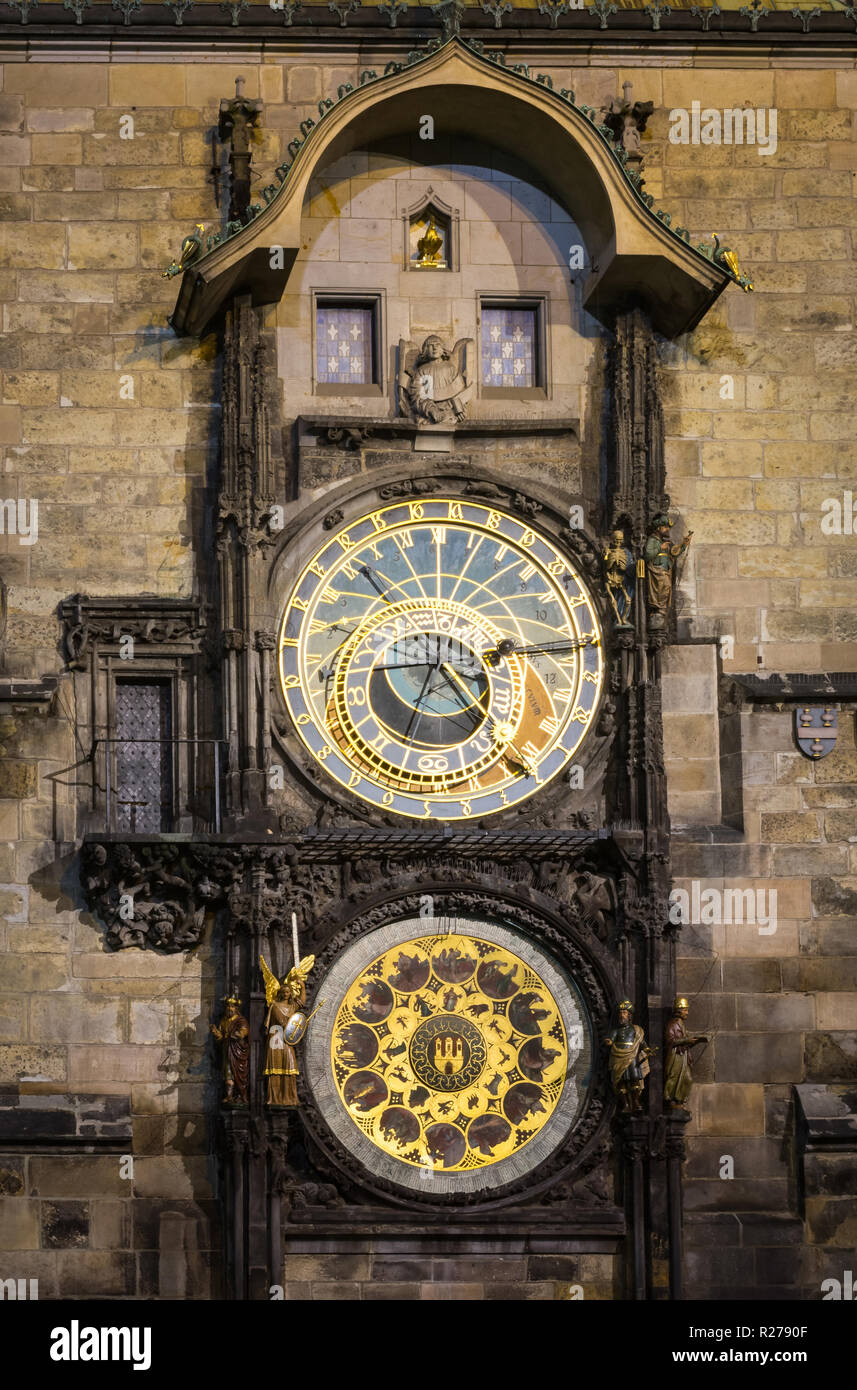 Die Astronomische Uhr in Prag. mittelalterliche Glockenturm an der südlichen Wand des Alten Rathaus turm am Altstädter Ring in Prag. Stockfoto