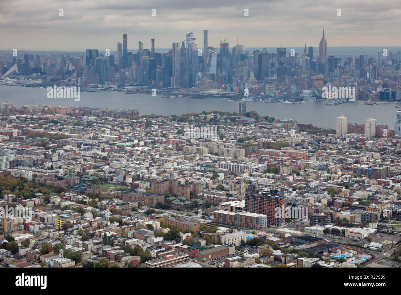 Hubschrauber Luftaufnahme von Manhattan, New York City von Hoboken, New Jersey, USA Stockfoto