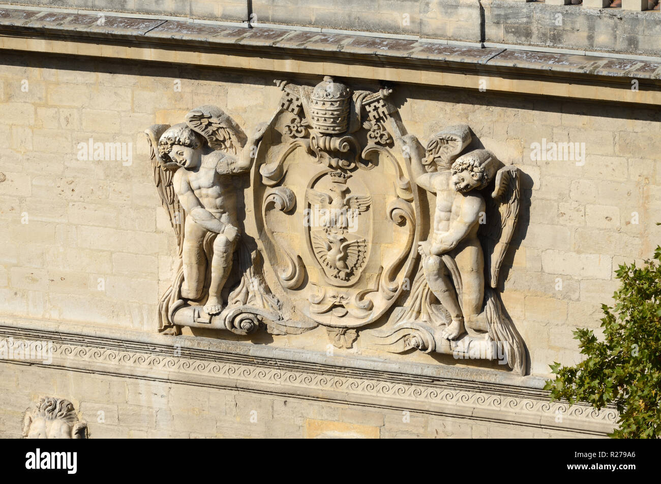 Wappen der Familie Borghese oder barocke Fassade & Skulptur des Hôtel des Monnaies" (1619) Villa oder Stadthaus Avignon Provence Stockfoto