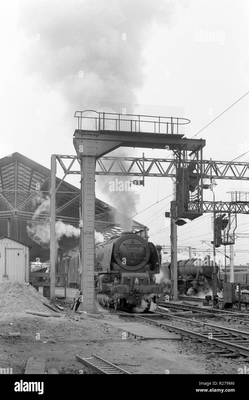 Original British rail Dampflok Reihe 46245 Stadt London in Rugby midland Station 1960s Stockfoto