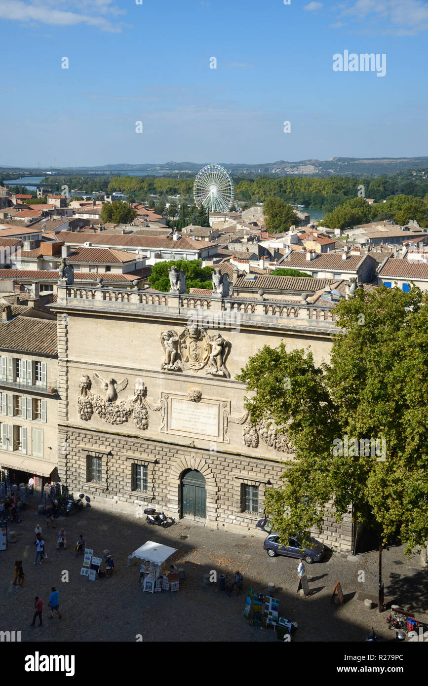 Blick über Avignon und dem Hotel des Monnaies" (1619) Mittelalterliche Stadt Haus oder Villa Avignon Provence Frankreich Stockfoto