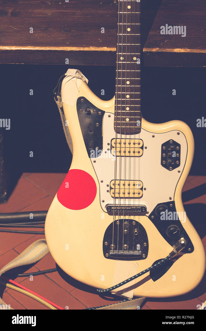 Detail einer elektrischen Gitarre in mehr Konzert verwendet Stockfoto