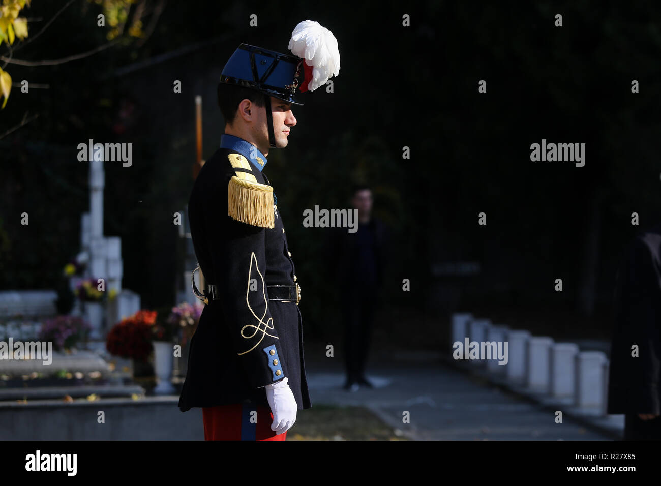 Bukarest, Rumänien - 11 November, 2018: Französische Ehrengarde Soldat die Teilnahme an einer offiziellen Zeremonie in einem Veteran-kirchhof Stockfoto
