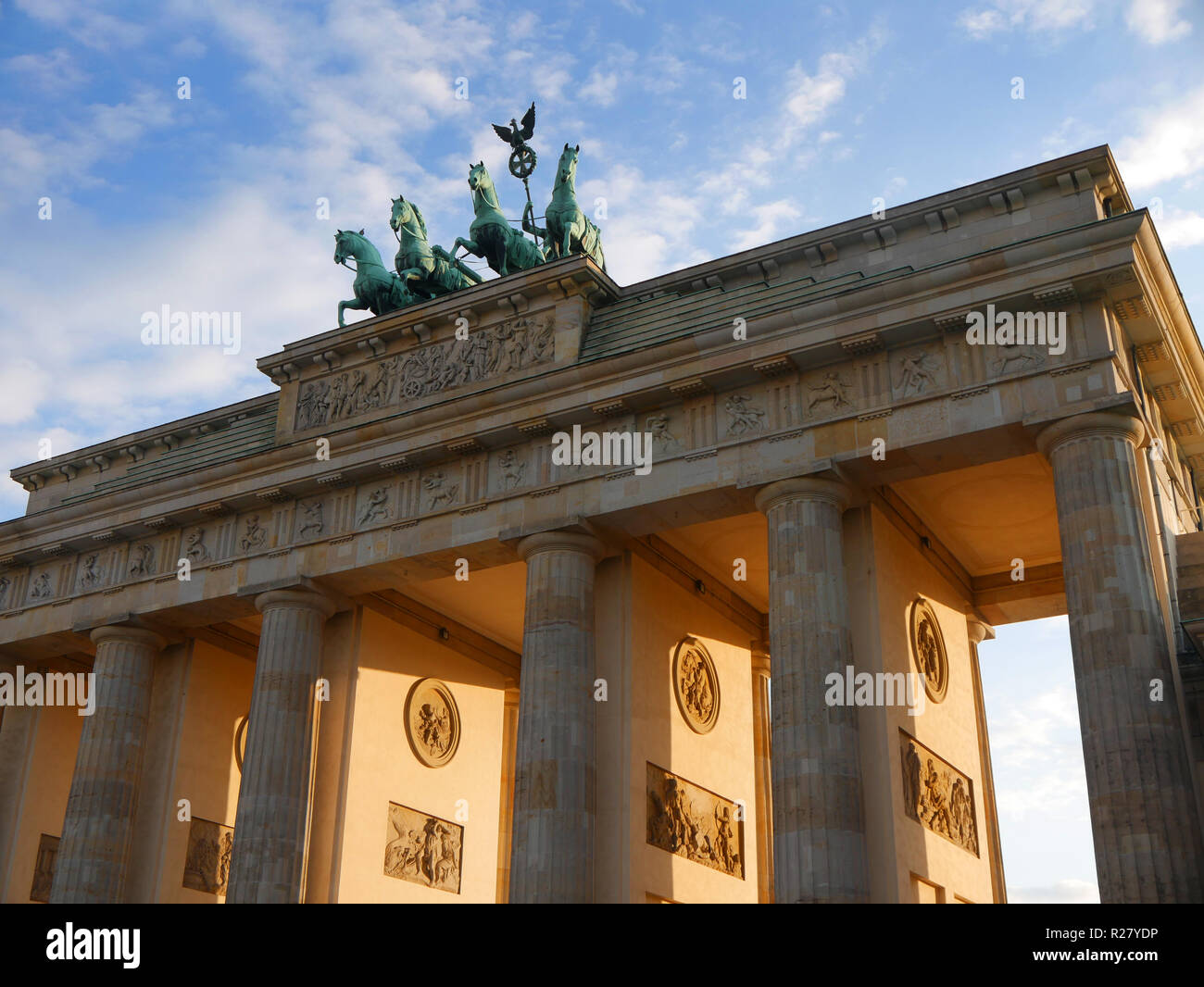 Brandenburger Tor ist Berlins Wahrzeichen. Ein Symbol für Berlin und der Deutschen Teilung im 