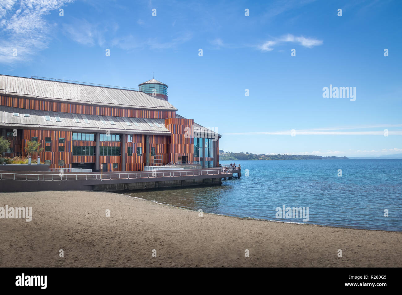 Teatro del Lago (See Theater) und See Llanquihue, Frutillar, Chile Stockfoto