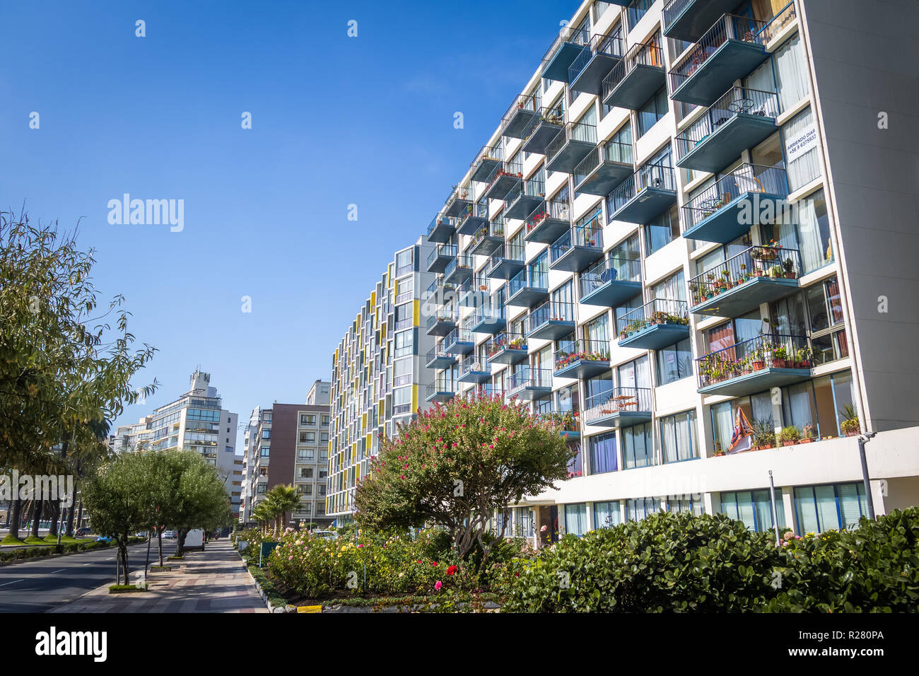 Wohngebäude im Nueva Marina Street - Vina del Mar, Chile Stockfoto