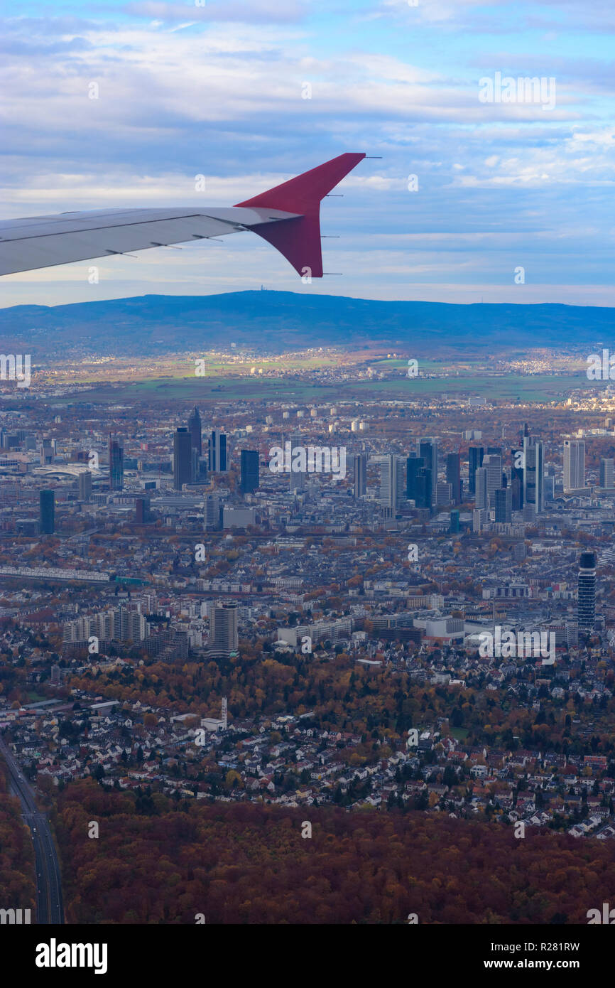 Frankfurt am Main: Frankfurt am Main und Taunus von Flugzeugen, airial View in, Hessen, Hessen, Deutschland Stockfoto