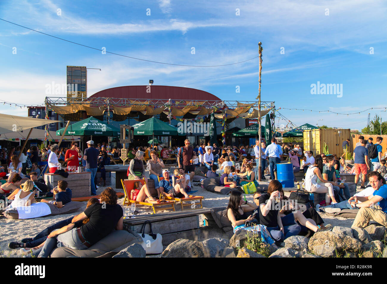 Pllek Bar auf der NDSM-Werft Cultural Centre, Amsterdam, Noord Holland, Niederlande Stockfoto