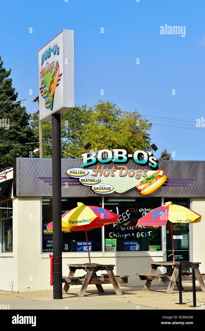 Chicago, Illinois, USA. Ein Chicago Tradition an der nordwestlichen Seite von Chicago bestätigt, die Nachbarschaft Hot Dog stand. Stockfoto