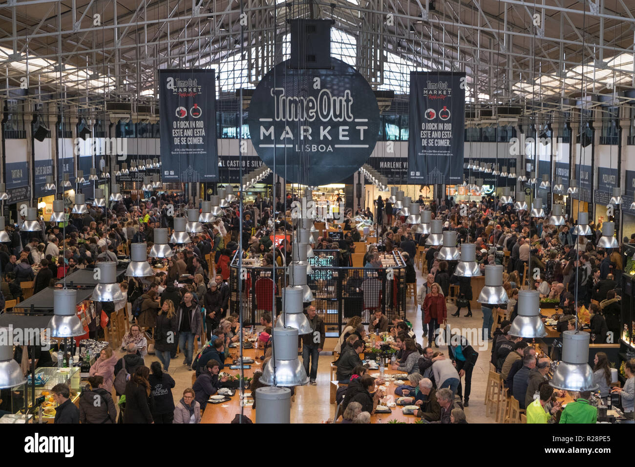 Time Out Food Market in Lissabon Stockfoto