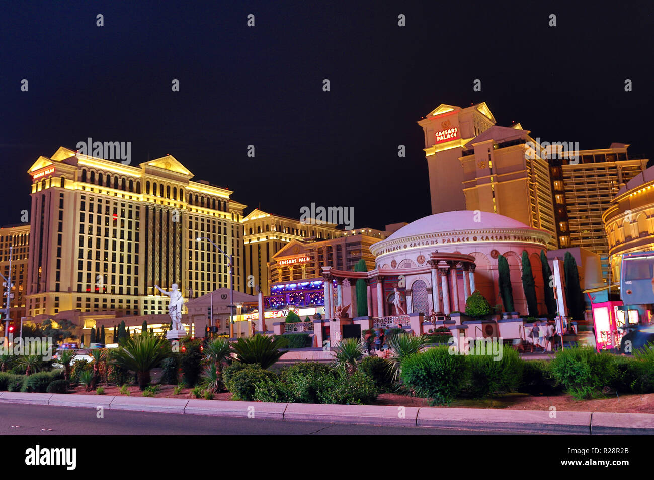 Caesars Palace Hotel und Casino bei Nacht, Las Vegas, Nevada, USA Stockfoto