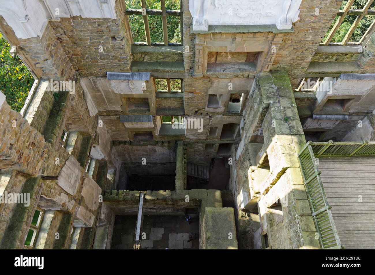 Hardwick alte Halle, 16. Jahrhundert manor Ruinen auf dem Gelände des Hardwick Hall Stockfoto