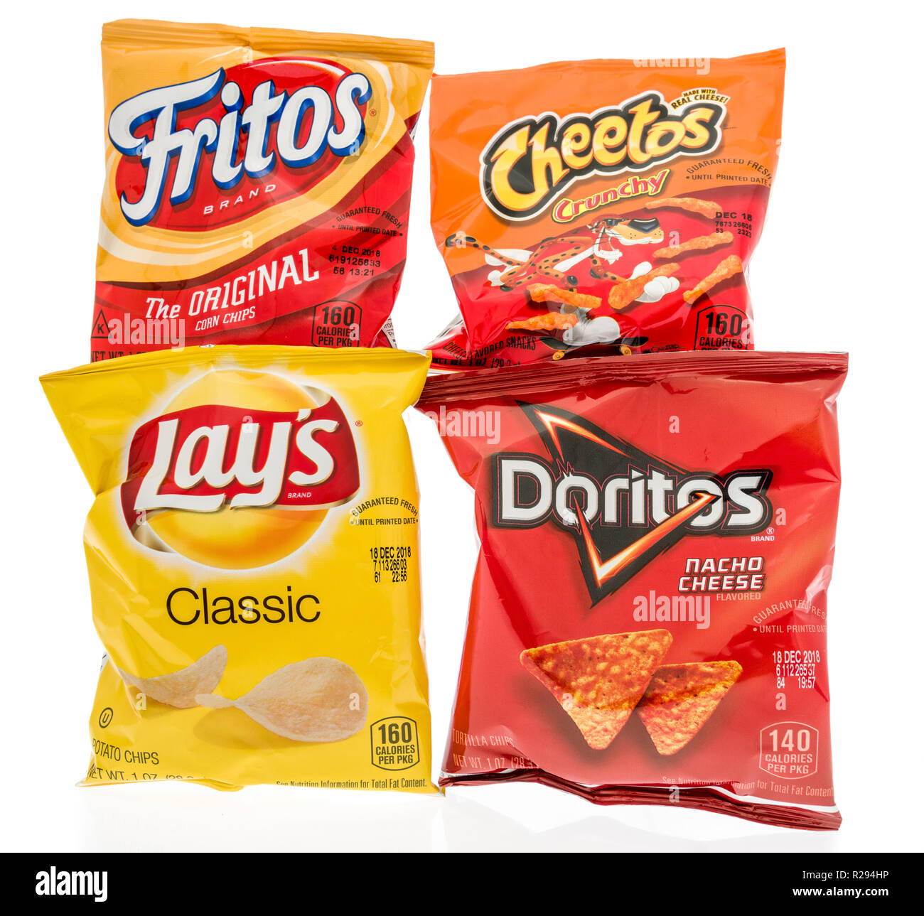 Winneconne, WI - 4 November 2018: Vier Taschen von Frito Lay Chips einschließlich classic Kartoffel, Doritos Nacho Käse, cheetos knackig und Fritos original Adr Stockfoto